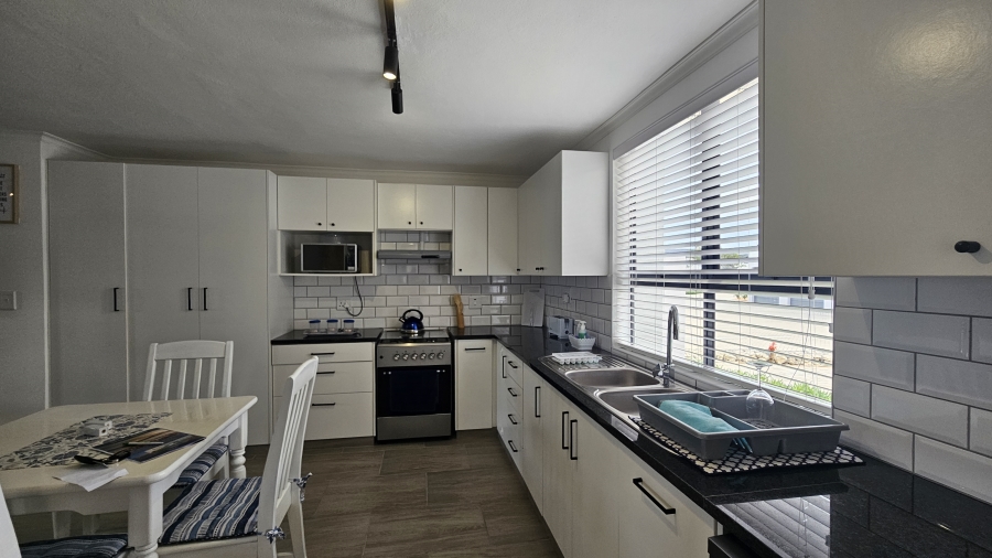 2 Bedroom Property for Sale in Stilbaai Wes Western Cape